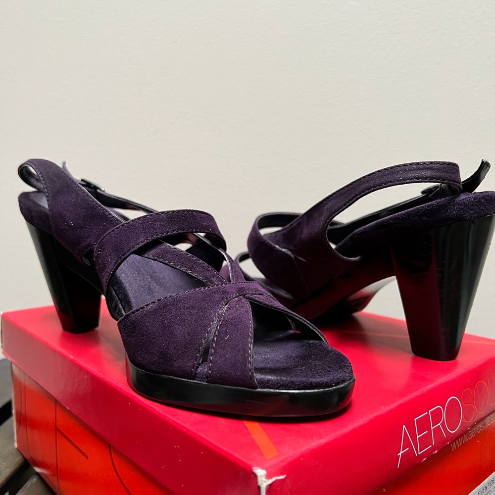 AEROSOLES Women's Dark Purple Heels - Picture 2 of 5
